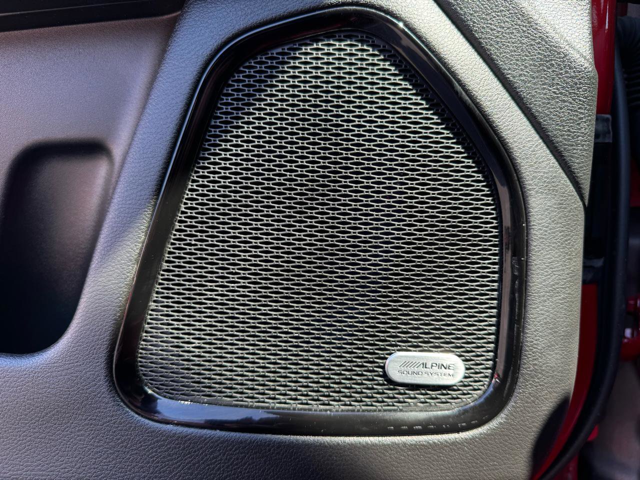 Used 2024 Jeep Compass Limited w/ High Altitude Package image 16