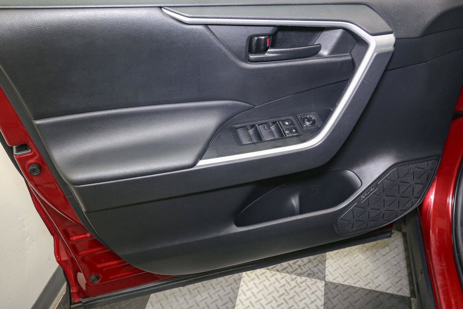 Certified 2022 Toyota RAV4 LE AWD/4WD image 41