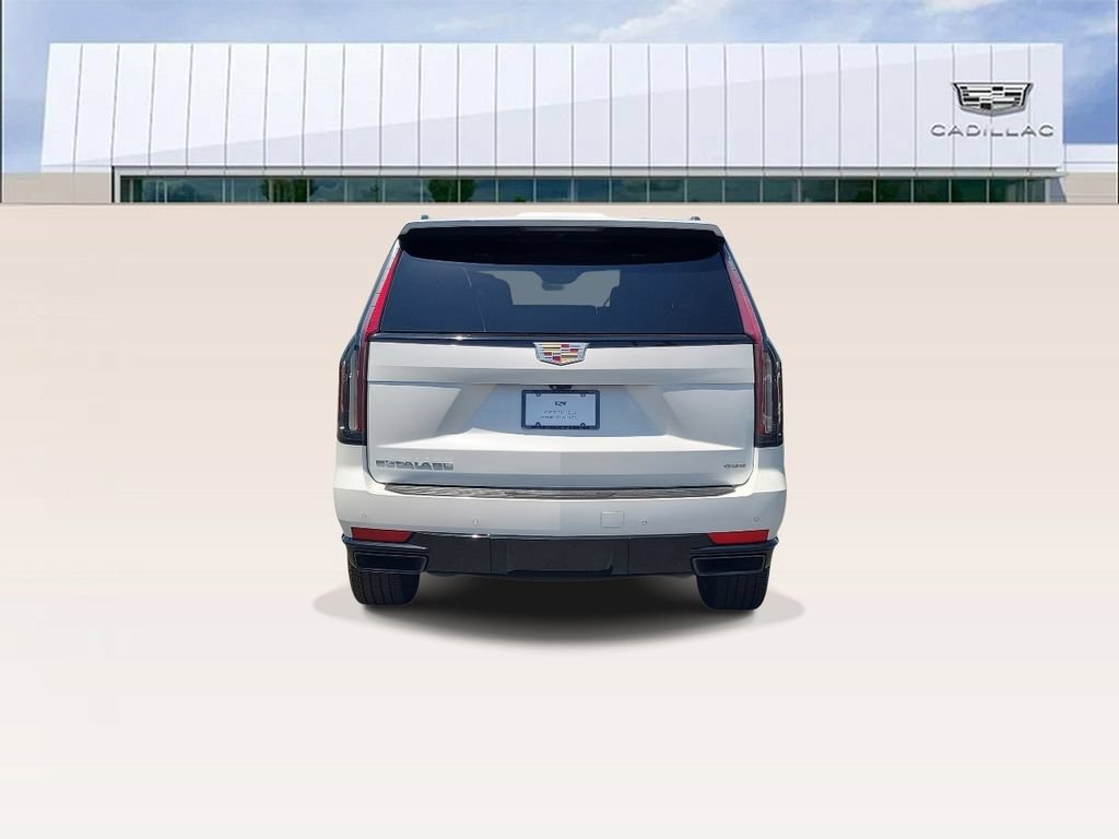Certified 2022 Cadillac Escalade Sport Platinum w/ Heavy-Duty Trailer Package AWD/4WD image 7