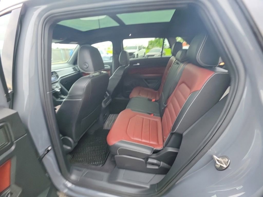 Used 2023 Volkswagen Atlas Cross Sport SEL Premium R-Line AWD/4WD image 23