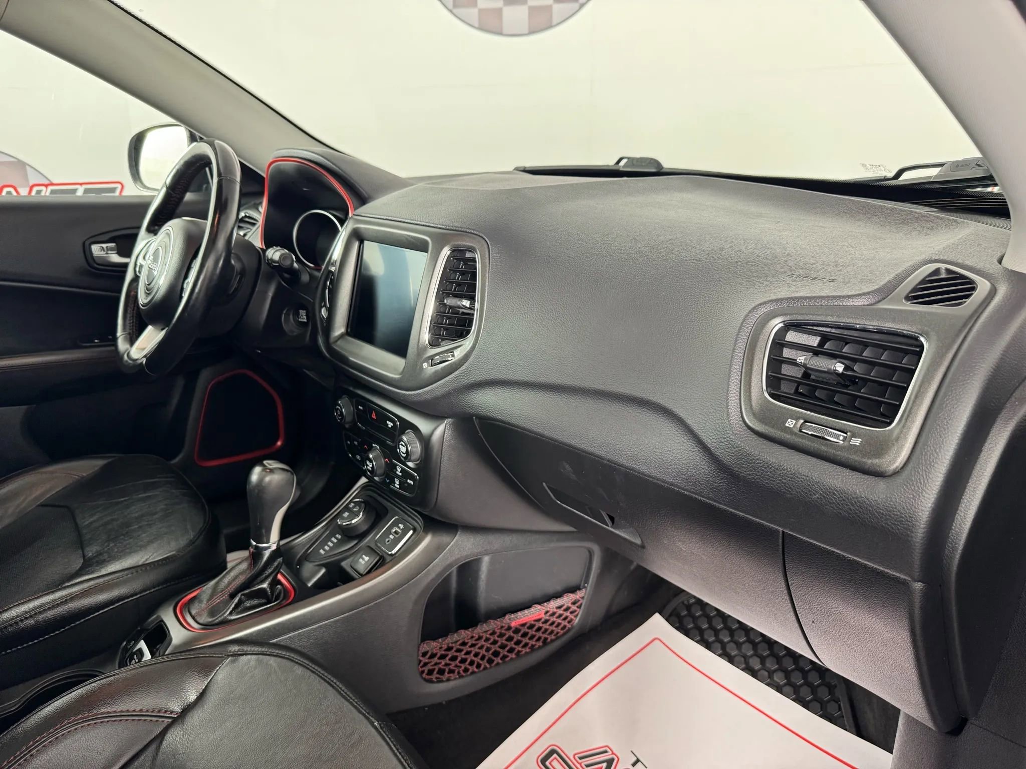 Used 2018 Jeep Compass Trailhawk w/ Leather Interior Group image 12