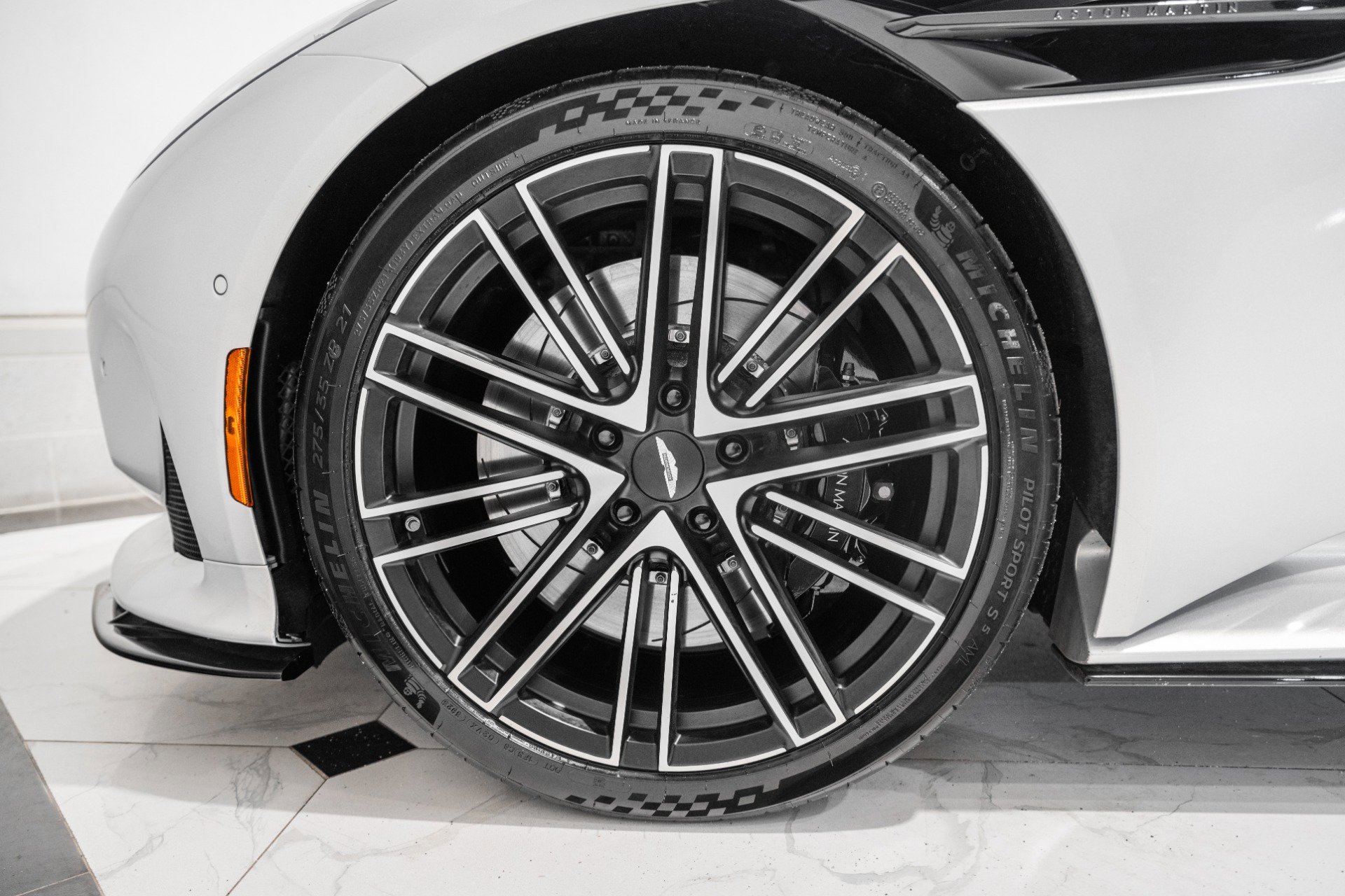 Used 2024 Aston Martin DB12 V8 image 4