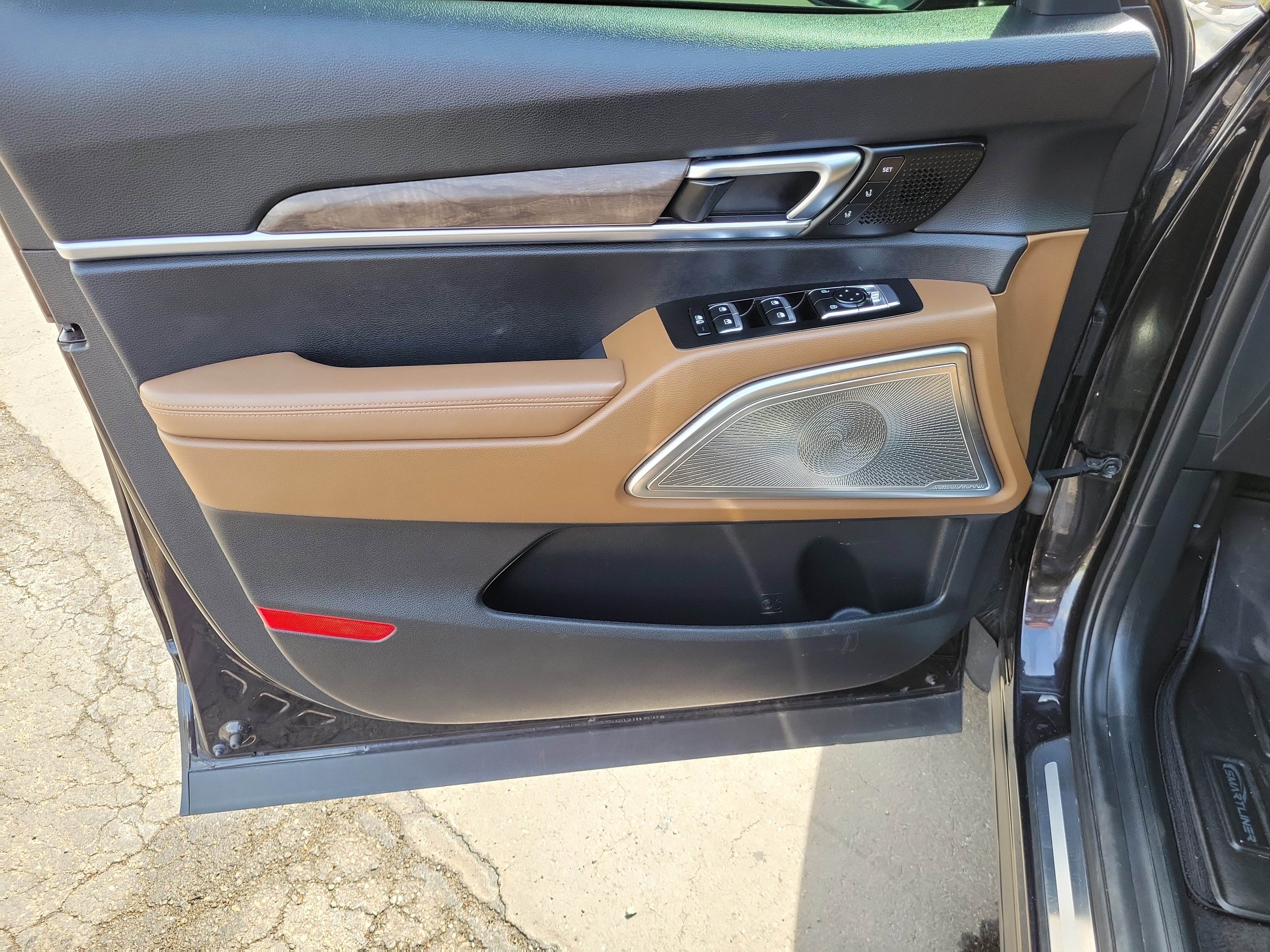 Used 2021 Kia Telluride SX w/ SX Prestige Package image 19