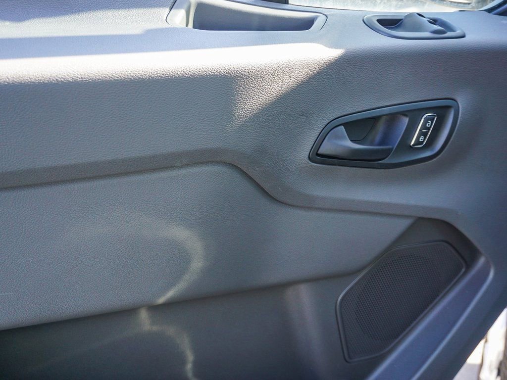 New 2024 Ford E-Transit 148 Medium Roof RWD image 18