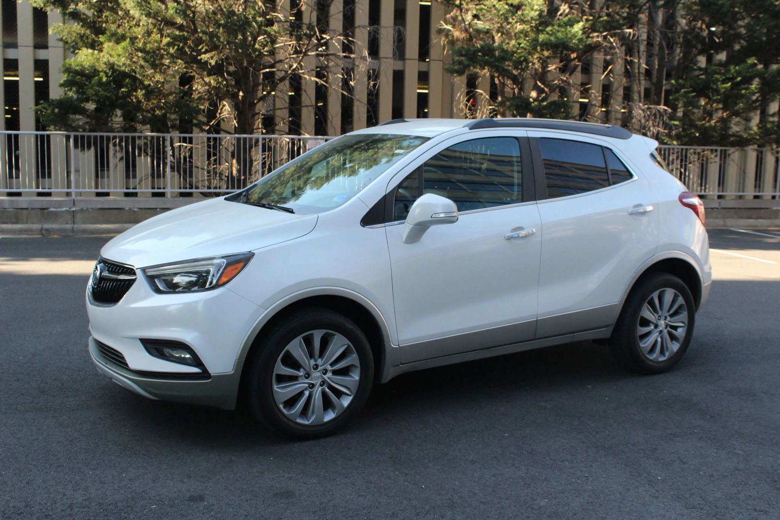 Used 2018 Buick Encore Essence image 12