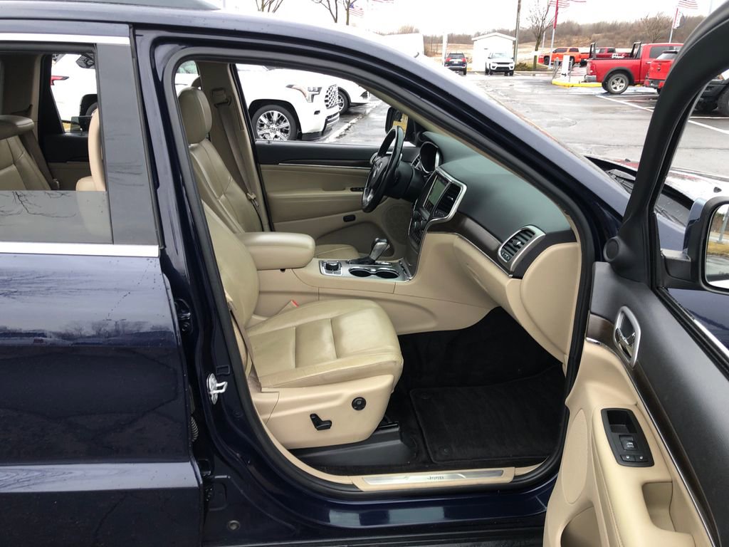 Used 2018 Jeep Grand Cherokee Limited AWD/4WD image 23