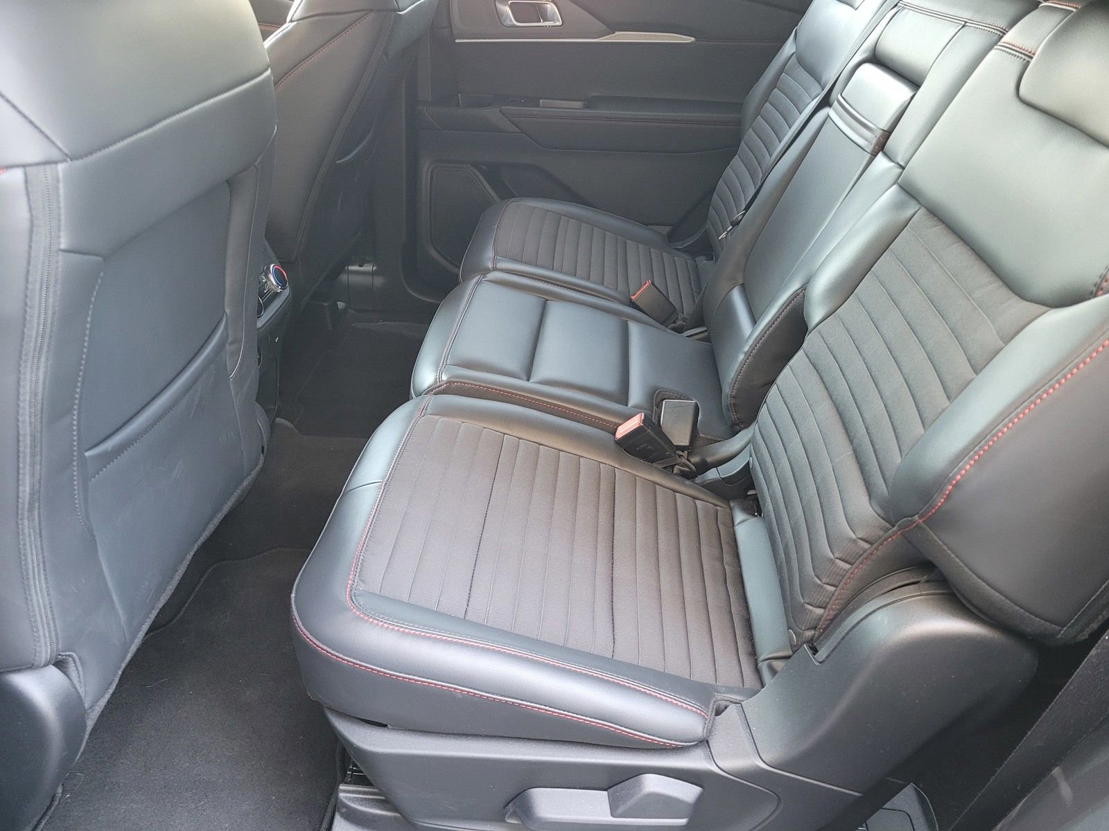 Used 2026 Ford Explorer ST-Line image 10