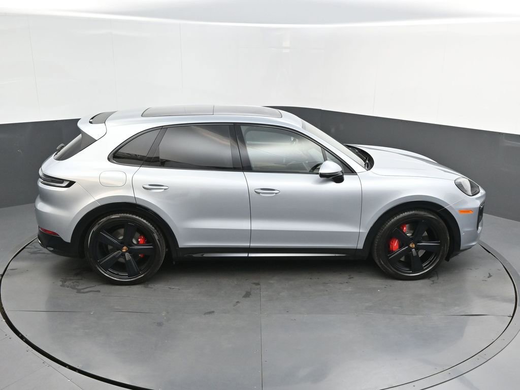 Certified 2025 Porsche Cayenne GTS image 32