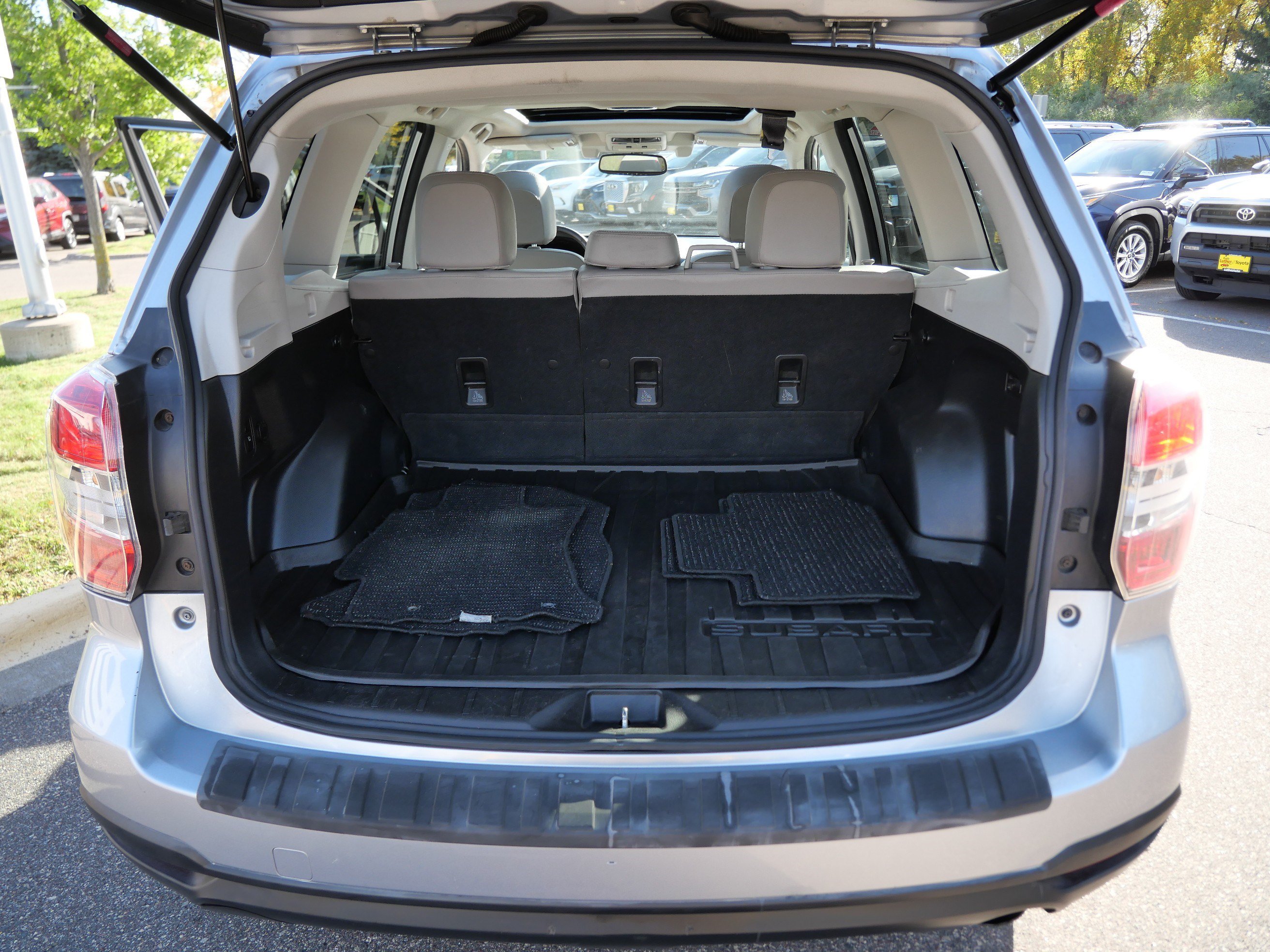 Used 2016 Subaru Forester 2.5i Touring w/ Eyesight & Navigation System AWD/4WD image 18