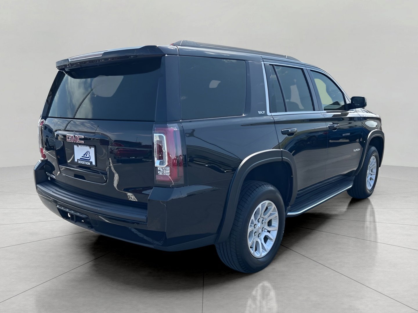 Used 2017 GMC Yukon SLT AWD/4WD image 7