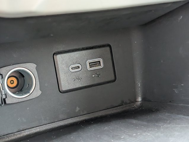 Used 2023 GMC Acadia SLE FWD image 26