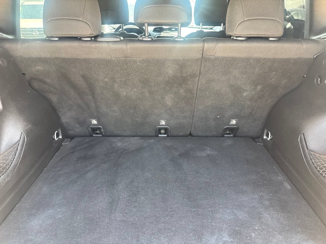 Used 2019 Jeep Renegade Latitude FWD image 31
