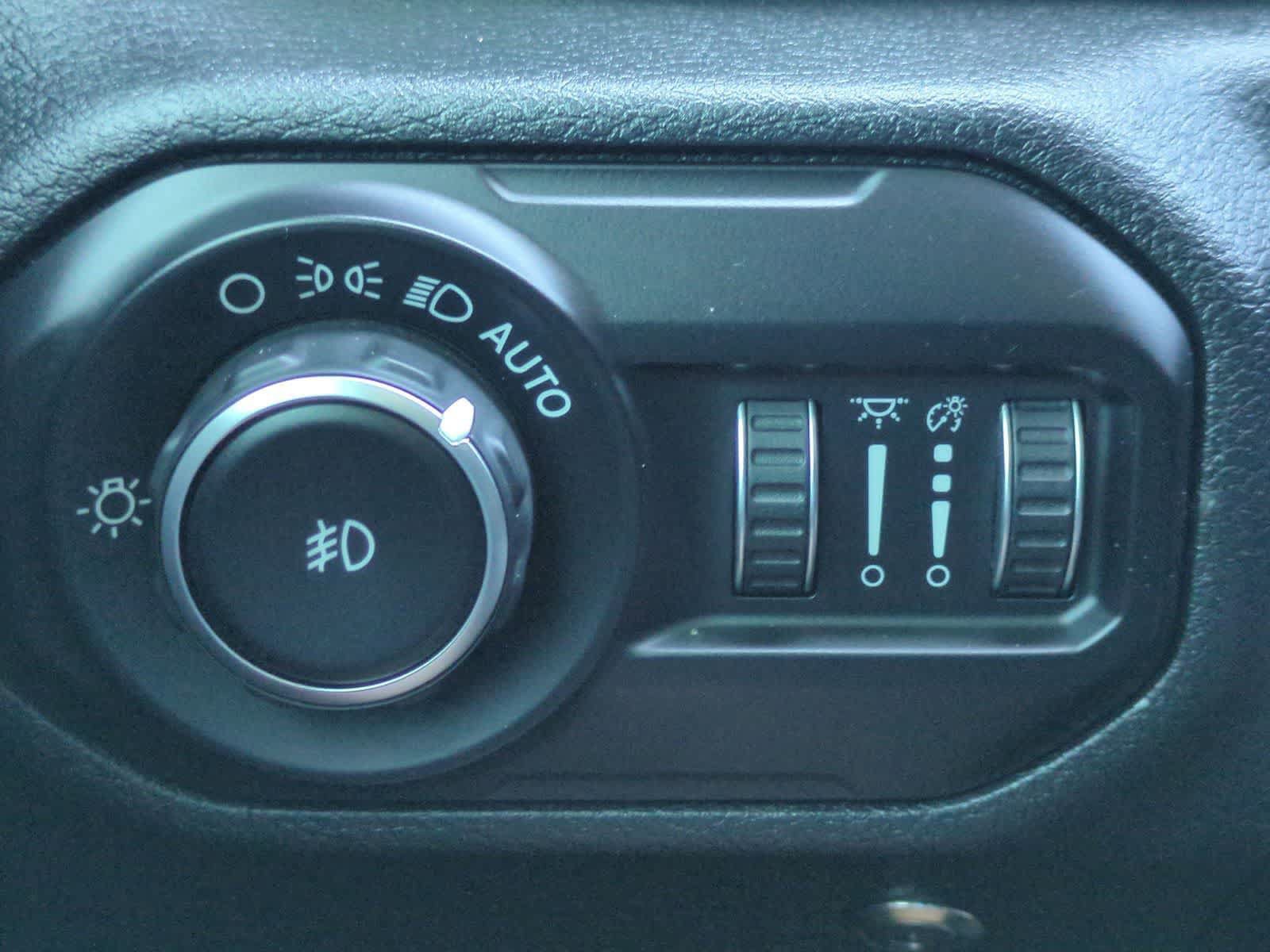 Used 2020 Jeep Wrangler Unlimited Sport AWD/4WD image 28