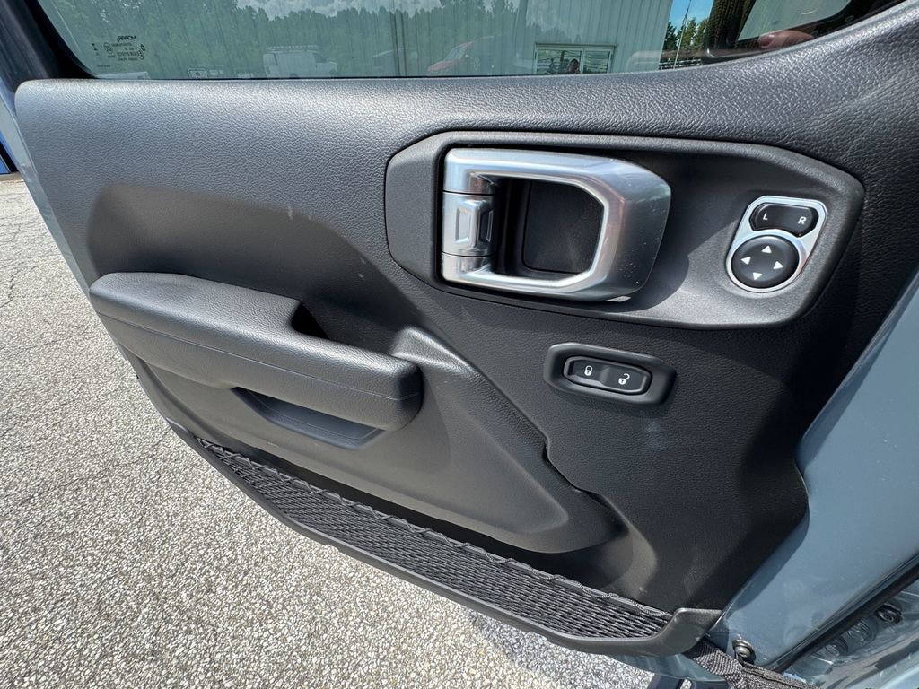 Used 2024 Jeep Wrangler Sport AWD/4WD image 21