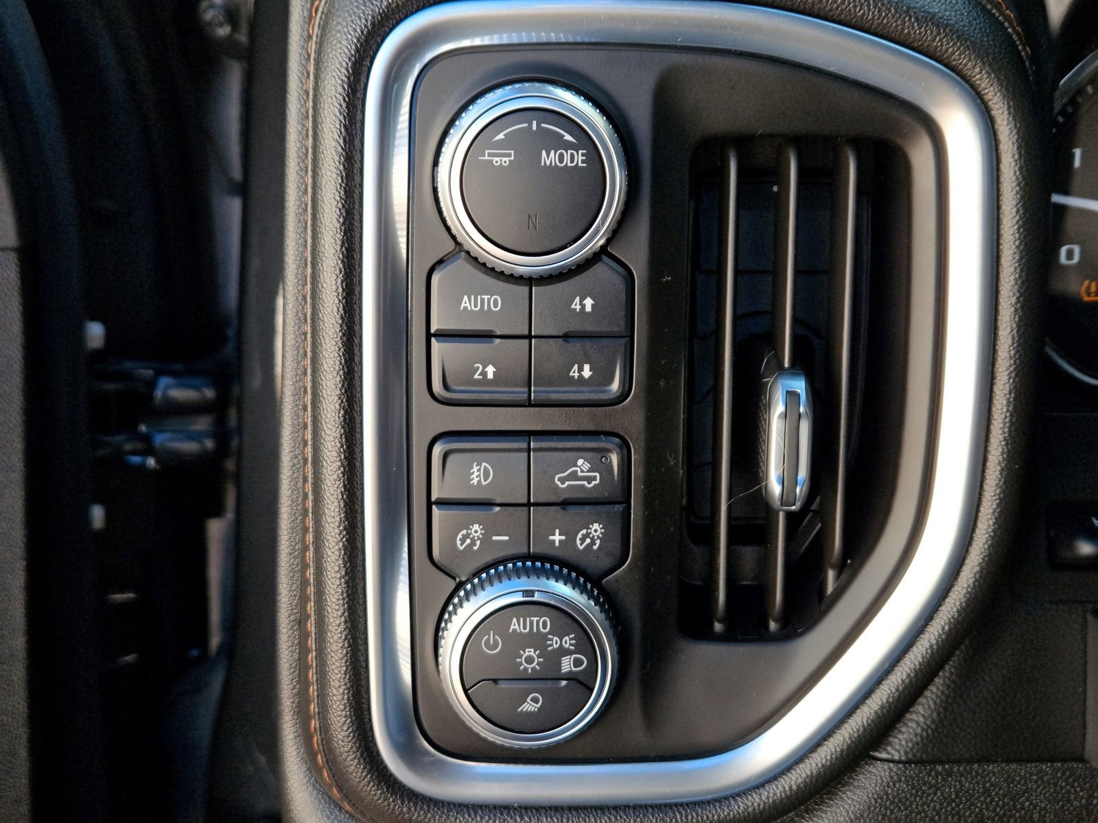 Used 2020 GMC Sierra 2500 AT4 w/ AT4 Premium Package image 24