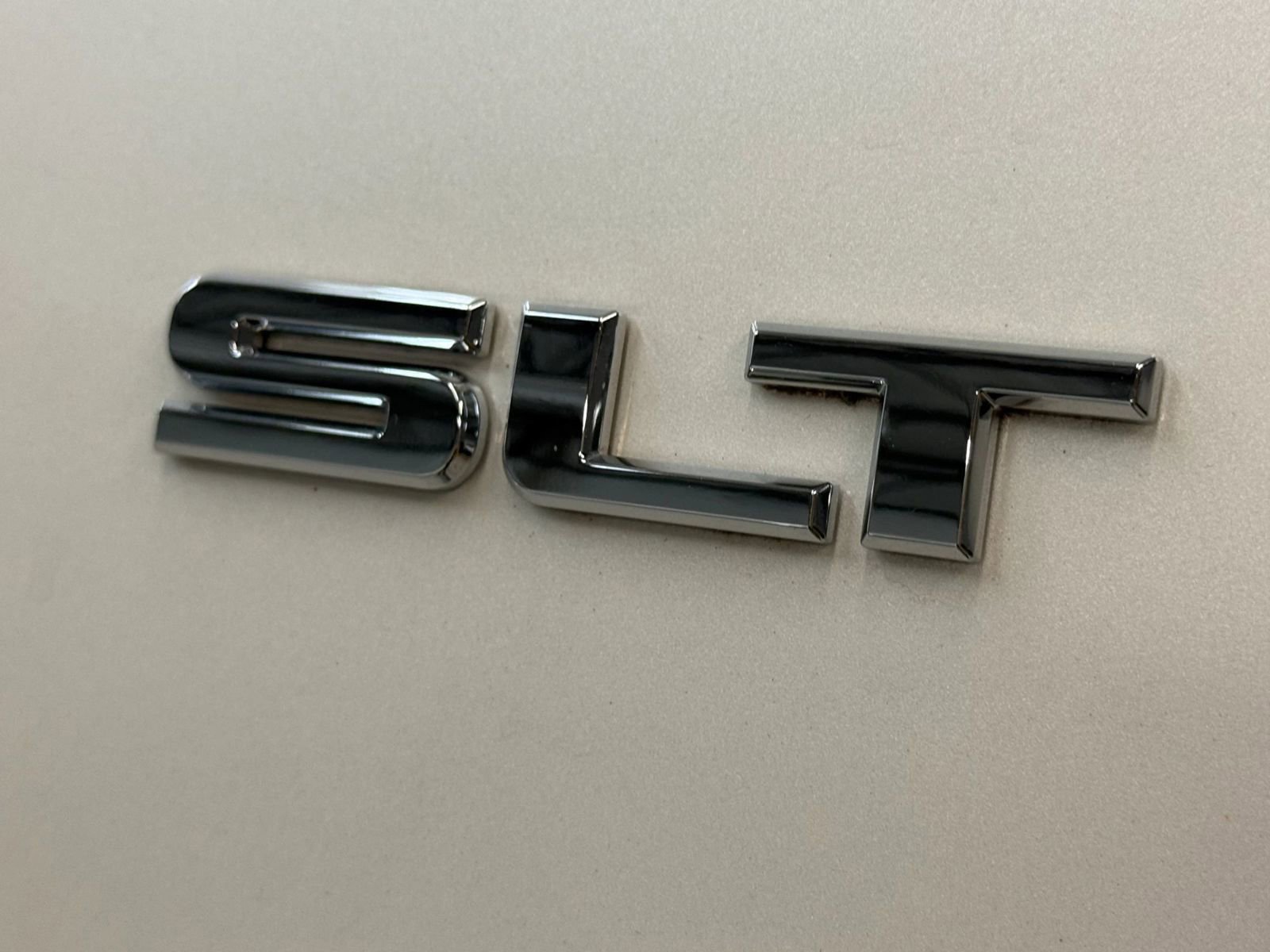 Used 2015 GMC Acadia SLT w/ Open Road Package image 16