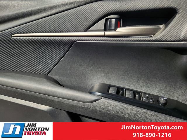 Used 2025 Toyota Camry SE image 25