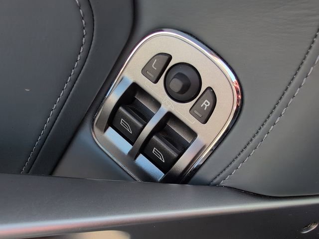 Used 2011 Aston Martin DB9 Volante image 27