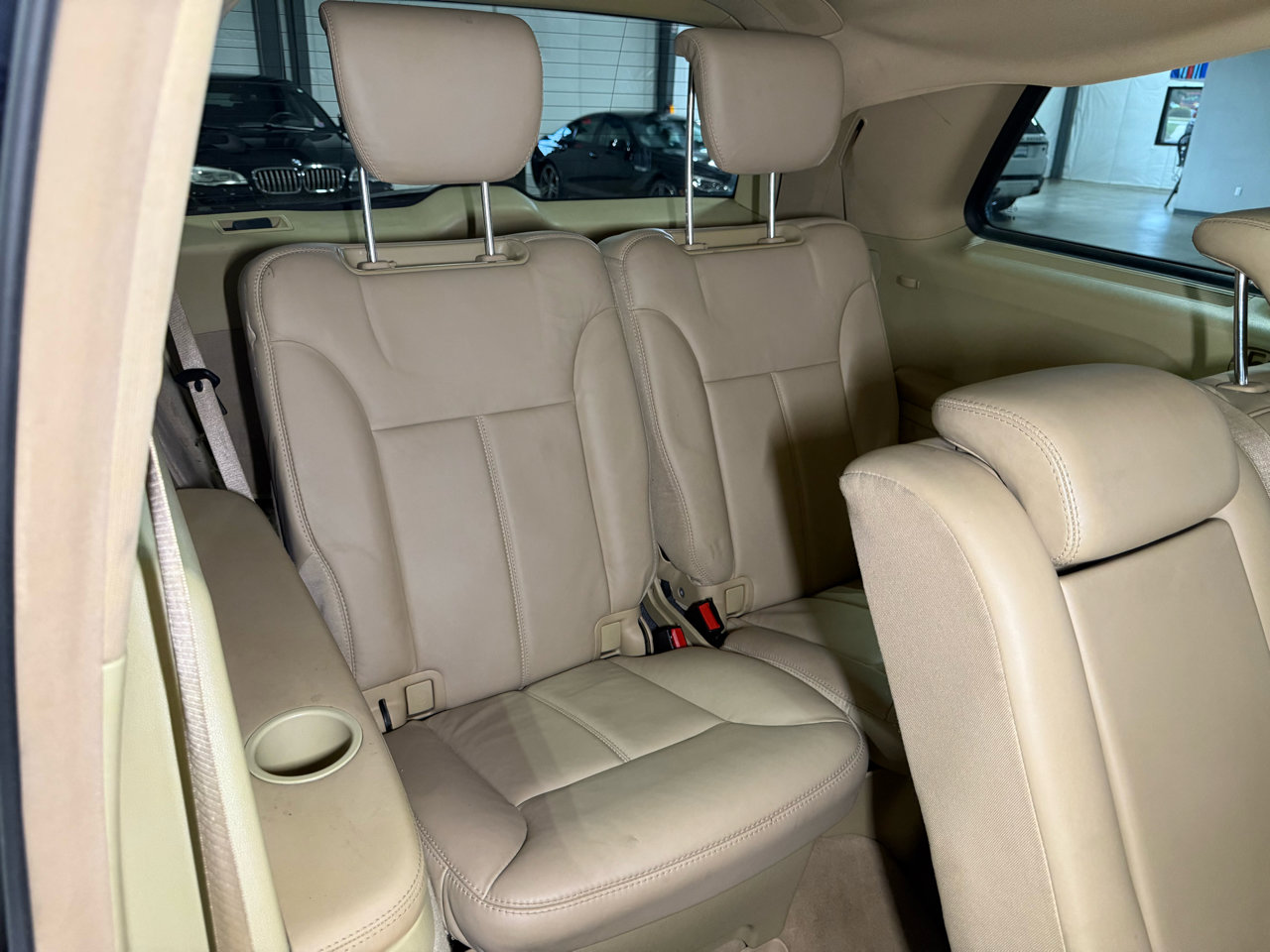 Used 2010 Mercedes-Benz GL 550 4MATIC image 34