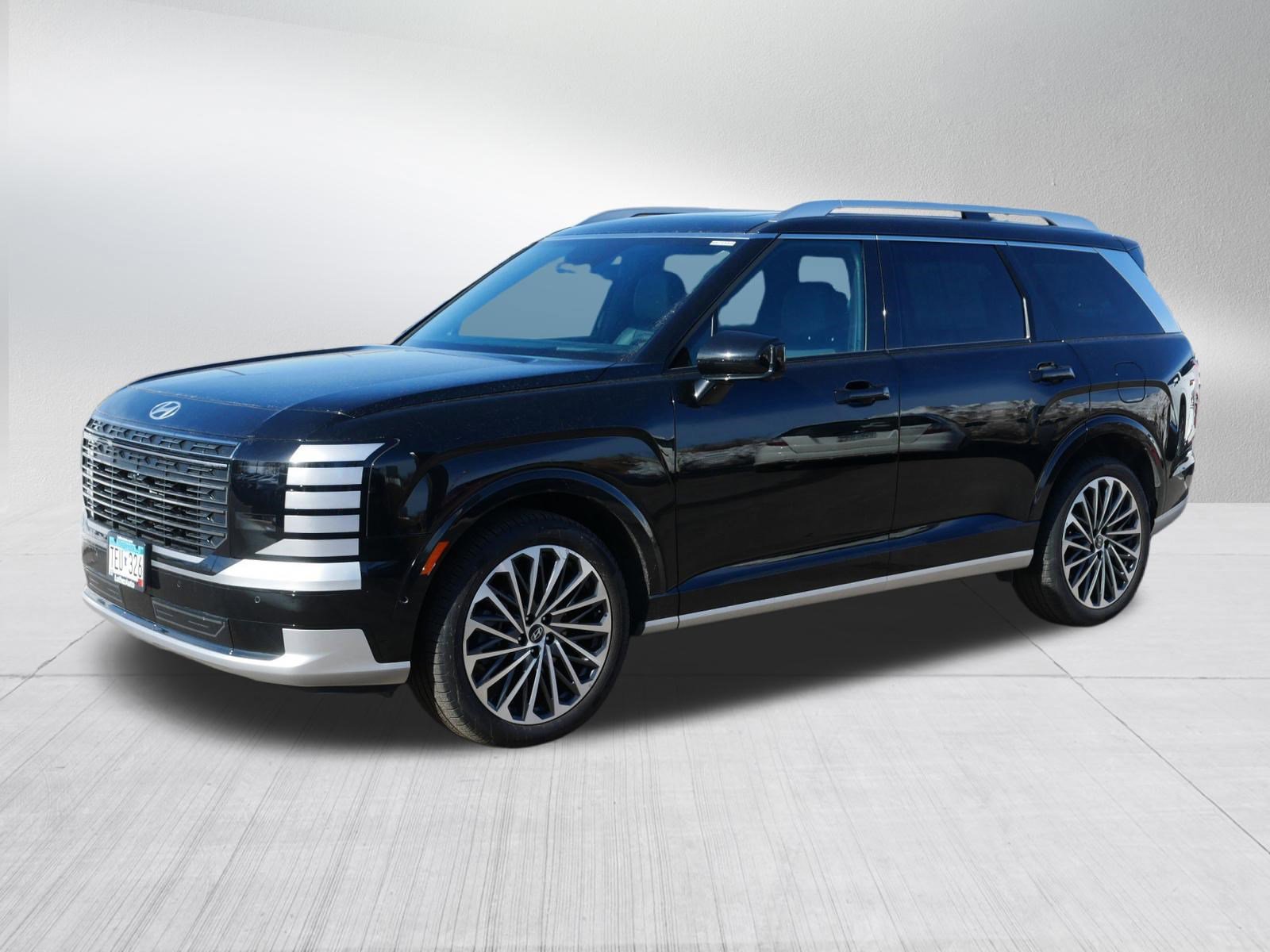 Used 2026 Hyundai Palisade Calligraphy image 3