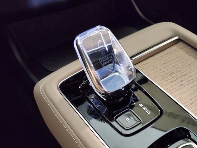 New 2025 Volvo XC90 T8 Core image 20