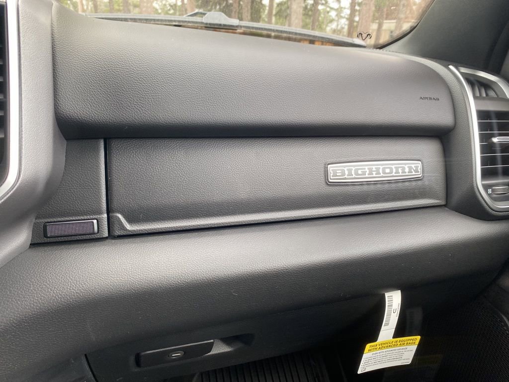 New 2026 RAM 1500 4x4 Crew Cab image 40