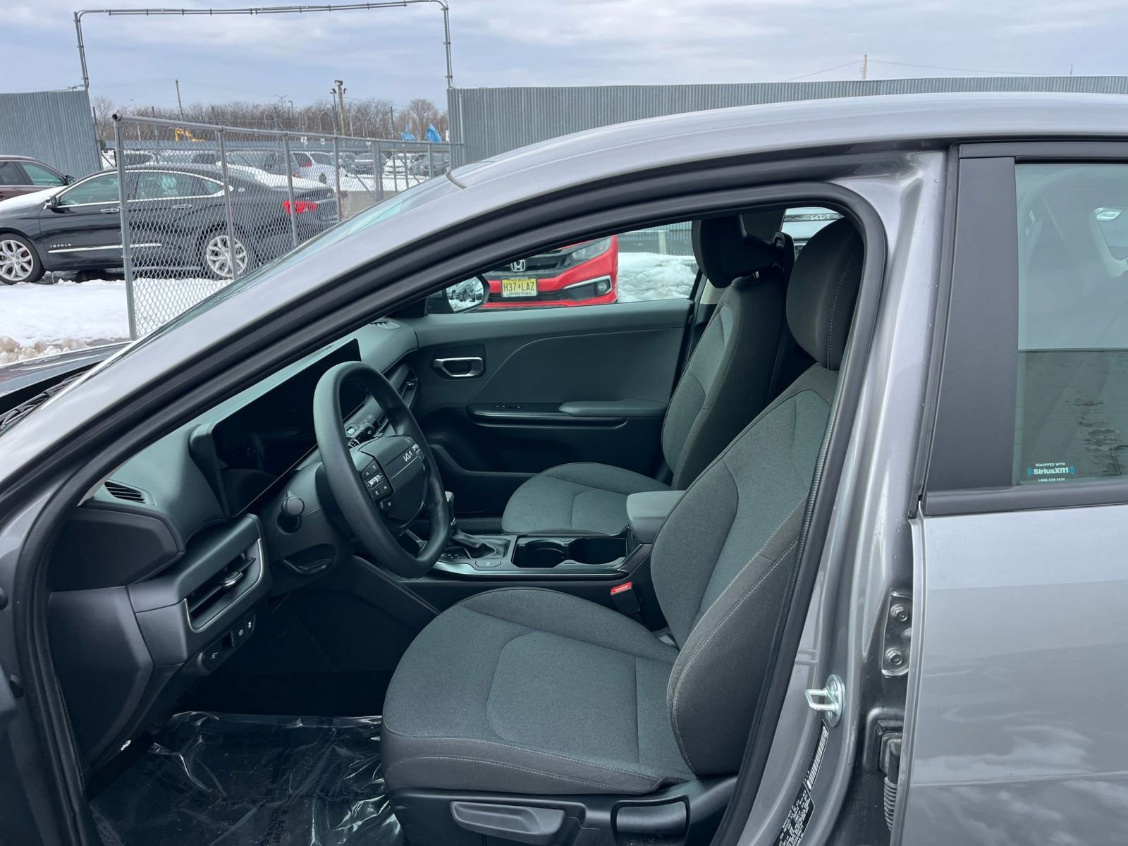Used 2025 Kia K4 FWD image 27
