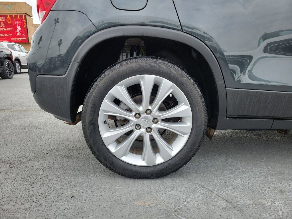 Used 2019 Chevrolet Trax Premier w/ LPO, Cargo Package image 5