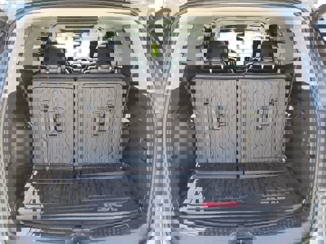 Used 2022 GMC Acadia AT4 w/ Preferred Package image 7