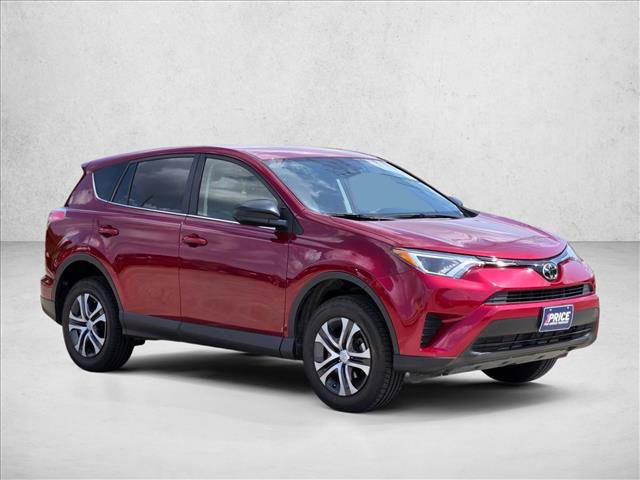 Used 2018 Toyota RAV4 LE FWD image 3