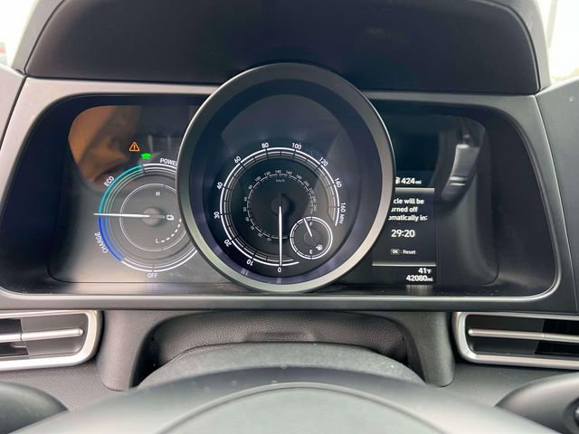 Used 2023 Hyundai Elantra Blue image 24