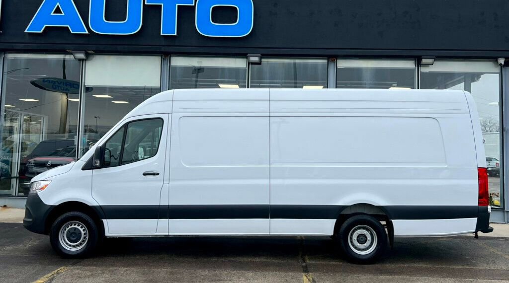 Used 2024 Mercedes-Benz Sprinter 3500 image 27