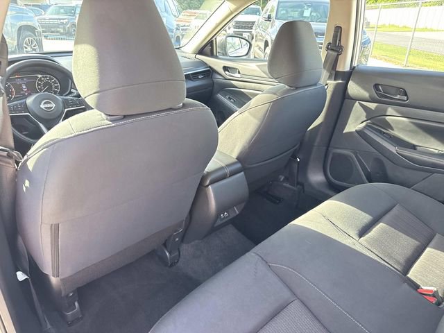 Used 2025 Nissan Altima 2.5 SV FWD image 33