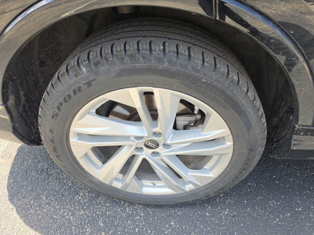 Used 2023 Audi Q7 3.0T Premium Plus image 12