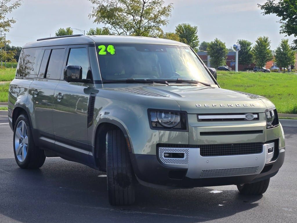 Used 2024 Land Rover Defender 130 S AWD/4WD image 4