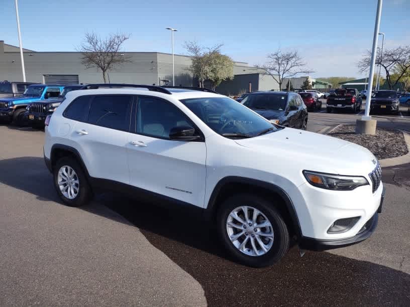 Used 2022 Jeep Cherokee Latitude Lux w/ Sun & Sound Group AWD/4WD image 4
