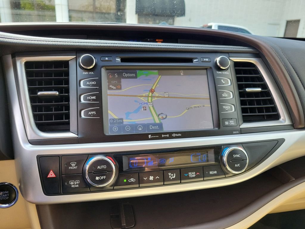 Used 2017 Toyota Highlander XLE image 31