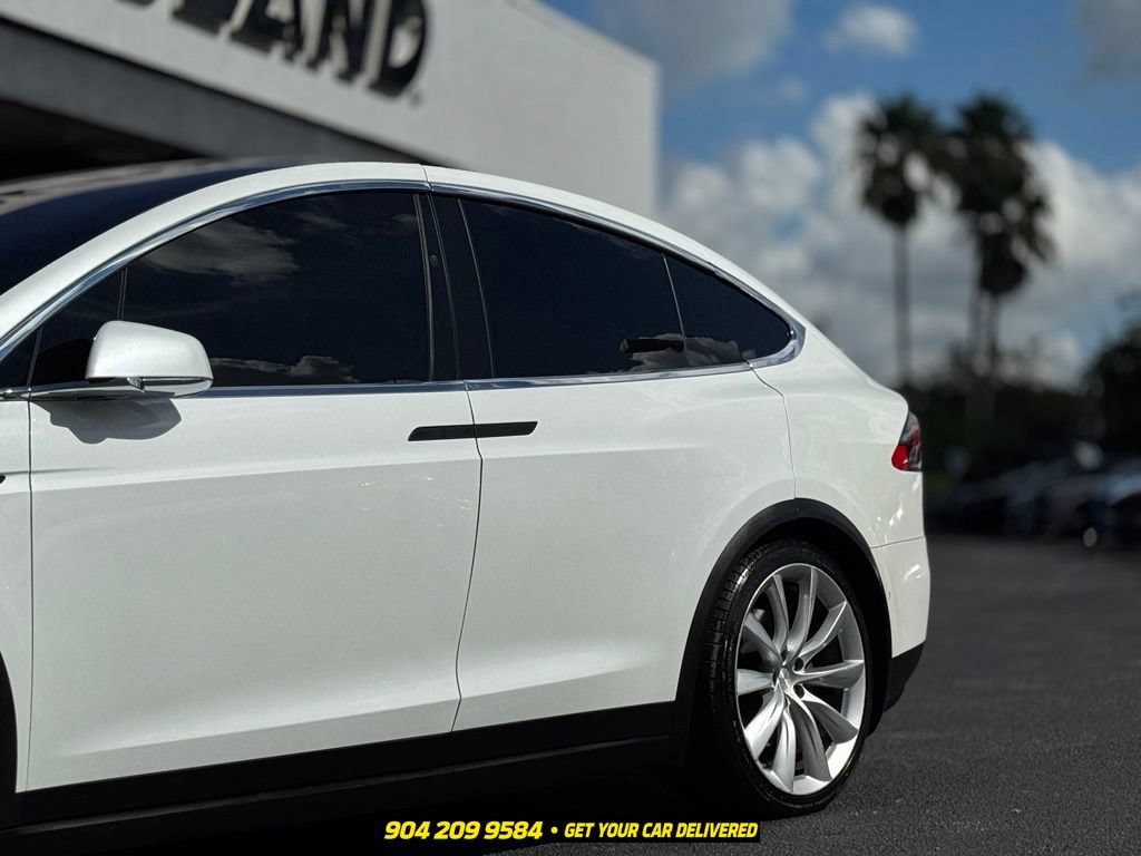 Used 2017 Tesla Model X 75D AWD/4WD image 3