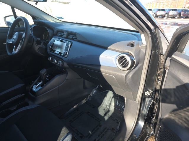 Used 2025 Nissan Versa SV w/ Trunk Package FWD image 9
