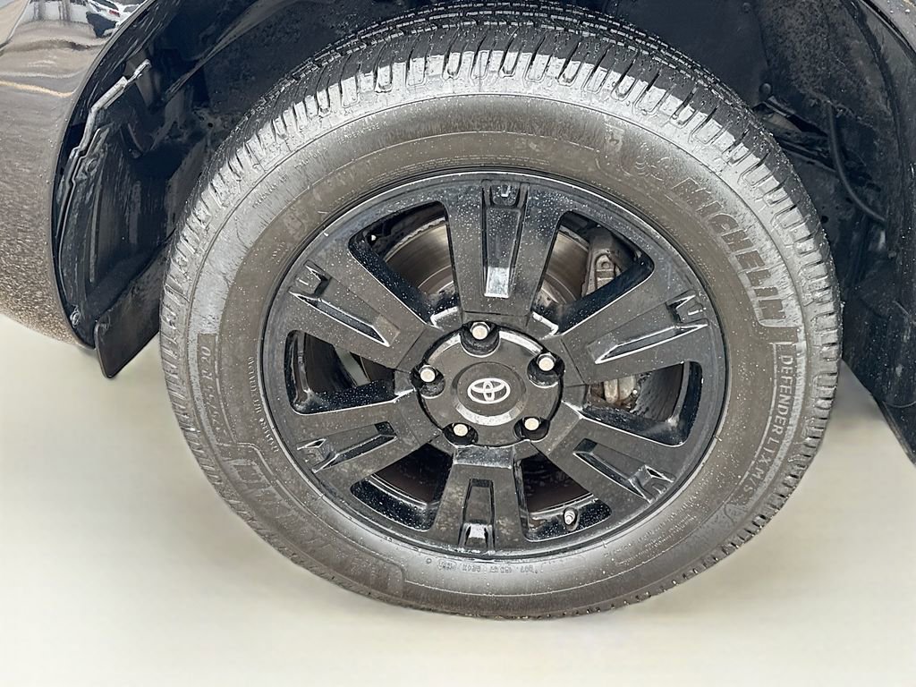 Used 2018 Toyota Sequoia TRD Sport AWD/4WD image 43