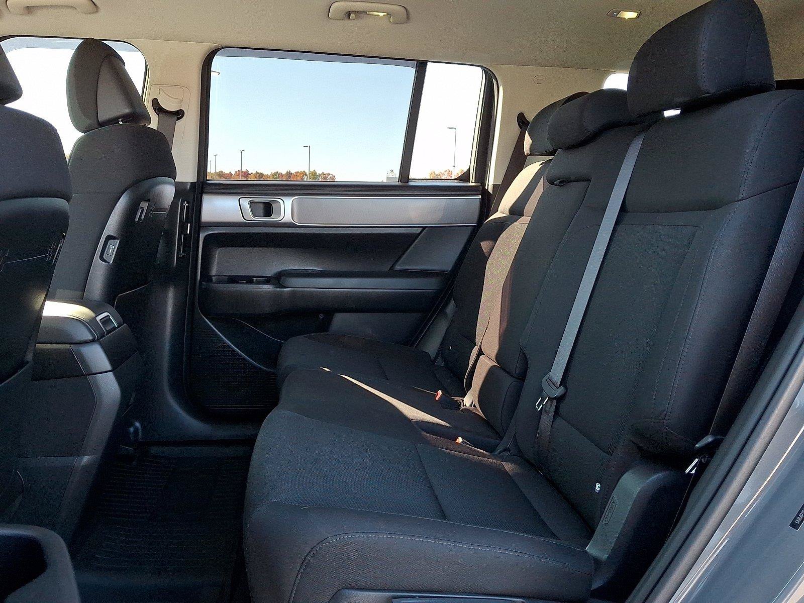 Used 2025 Hyundai Santa Fe SE AWD/4WD image 10