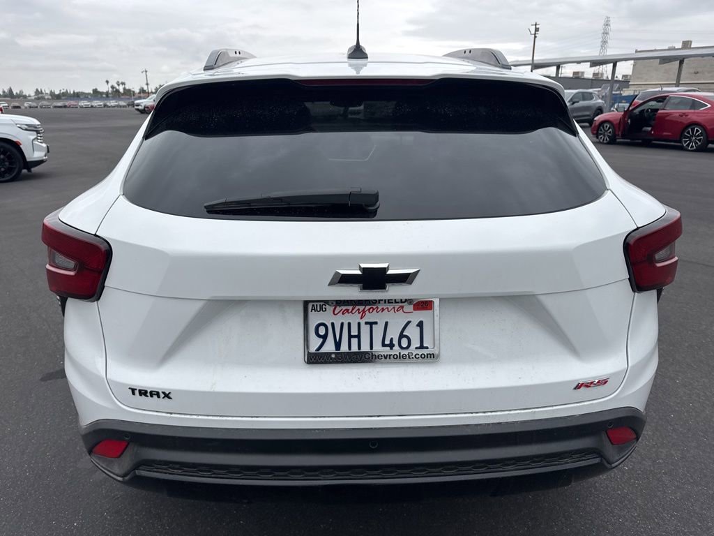 Certified 2025 Chevrolet Trax RS w/ Sunroof Package FWD image 5