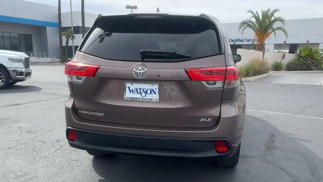 Used 2018 Toyota Highlander XLE FWD image 8