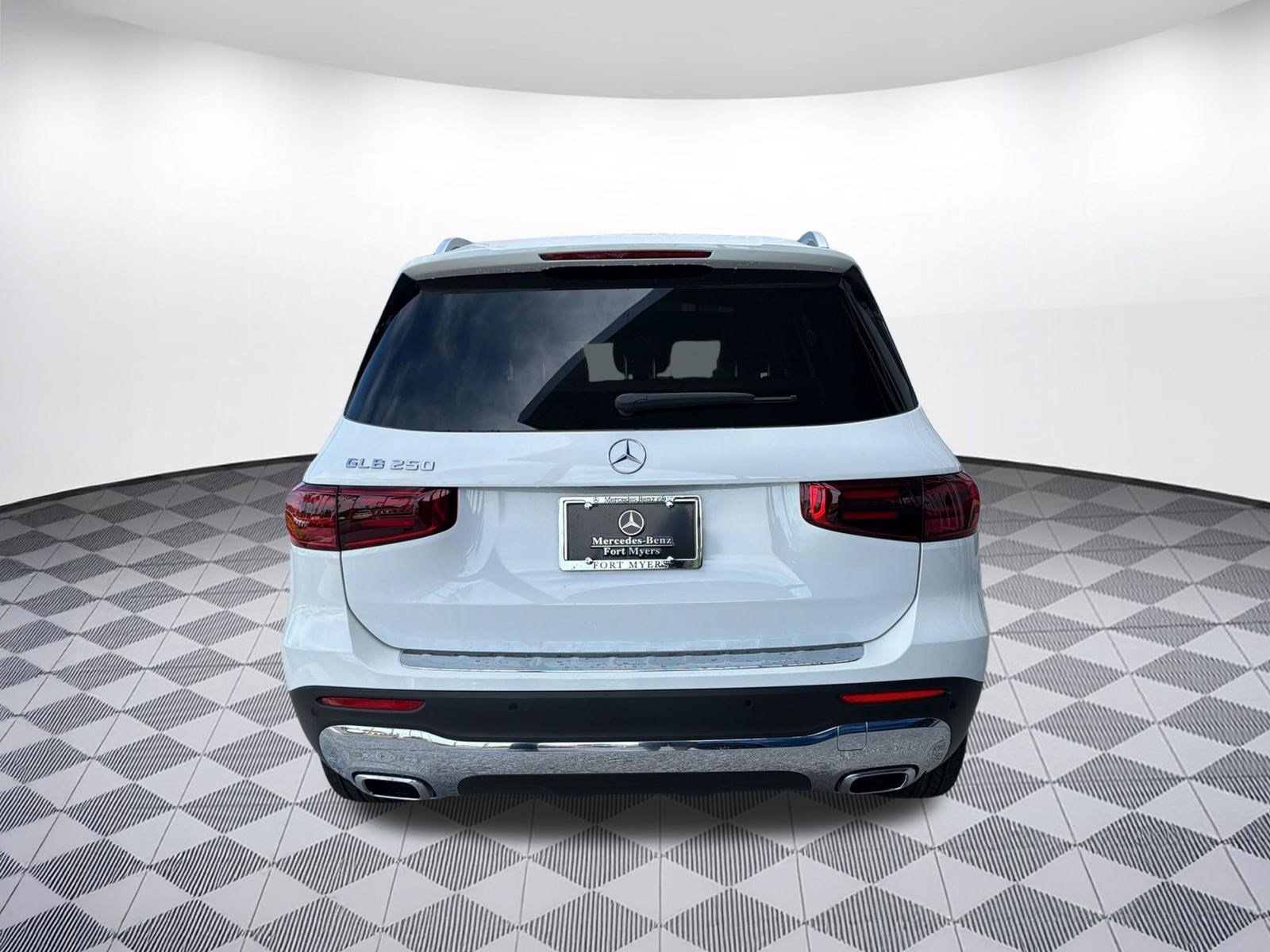 Used 2026 Mercedes-Benz GLB 250 image 10
