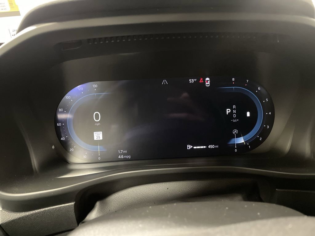 Used 2025 Volvo XC40 B5 Core AWD/4WD image 33