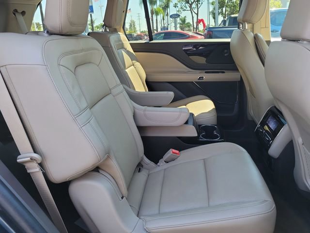 Used 2023 Lincoln Aviator Reserve w/ Equipment Group 201A image 20