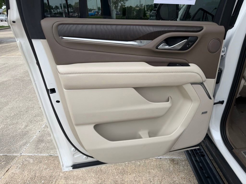 Used 2022 GMC Yukon XL Denali RWD image 14