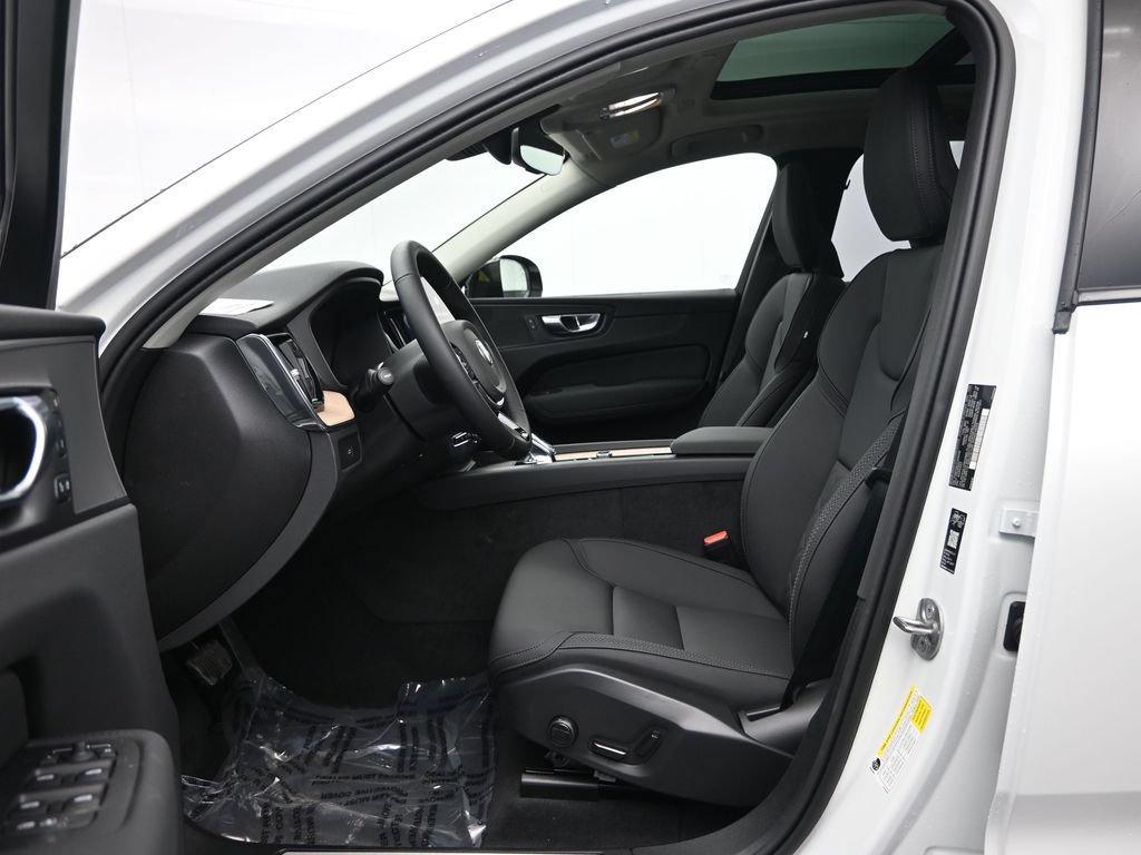 New 2026 Volvo XC60 B5 Plus w/ Climate Package AWD/4WD image 20
