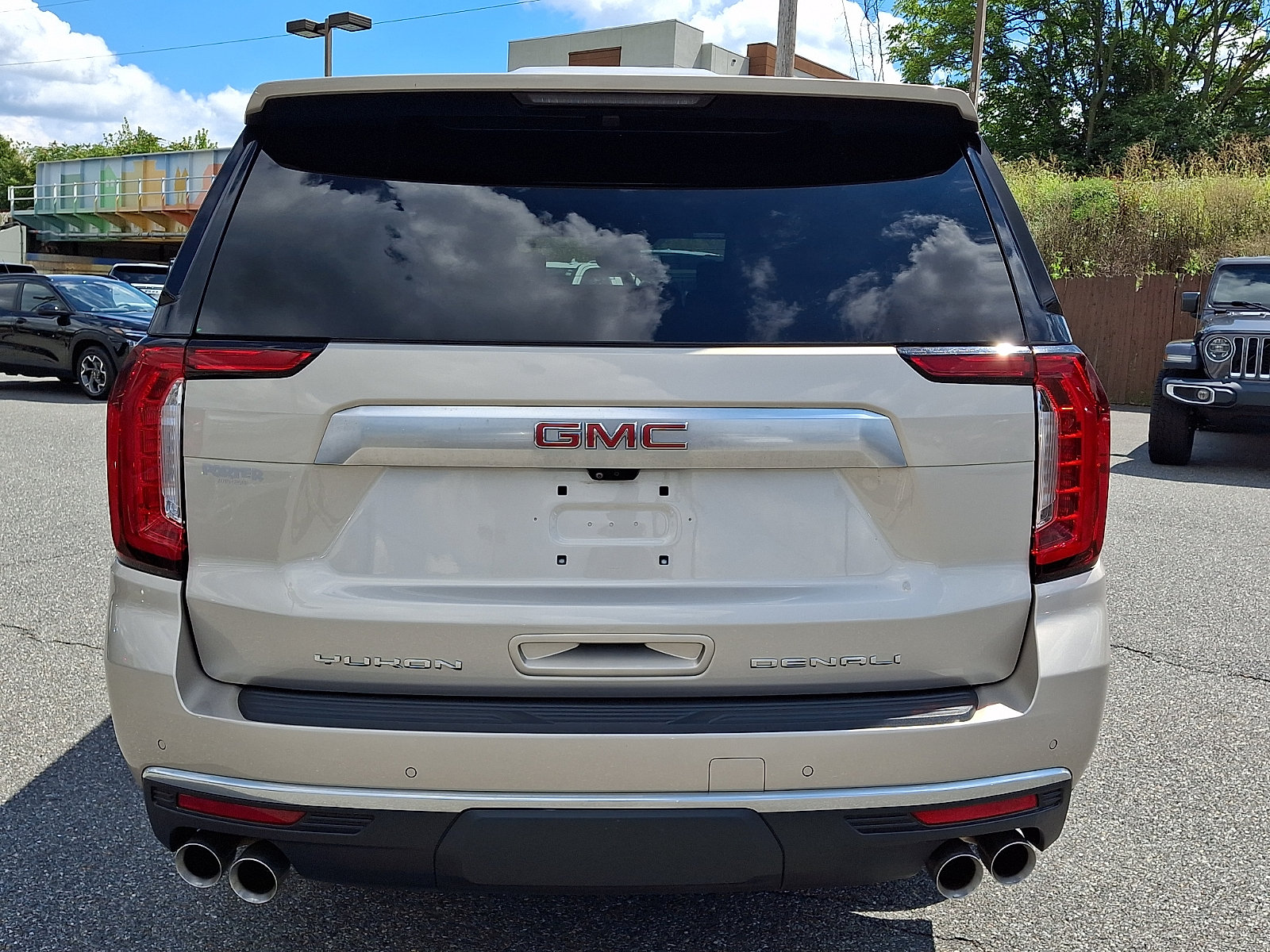 Certified 2024 GMC Yukon XL Denali w/ Denali Reserve Package AWD/4WD image 5