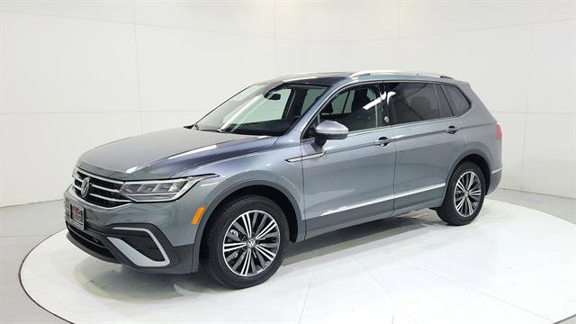 Used 2024 Volkswagen Tiguan Wolfsburg Edition image 3